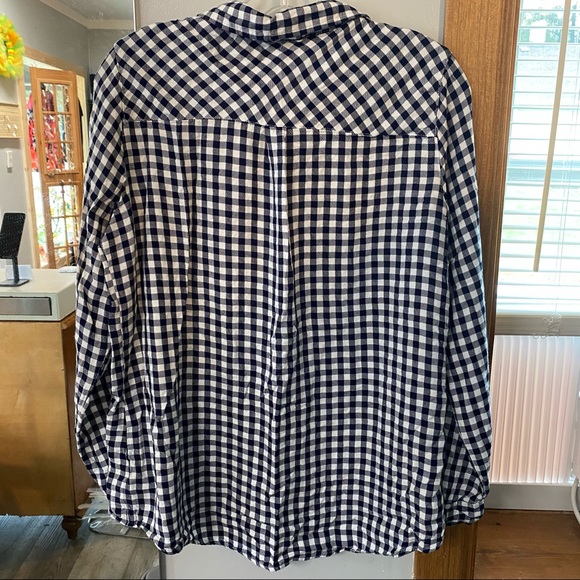 3/$25 Como Vintage button up top Medium - Picture 12 of 12